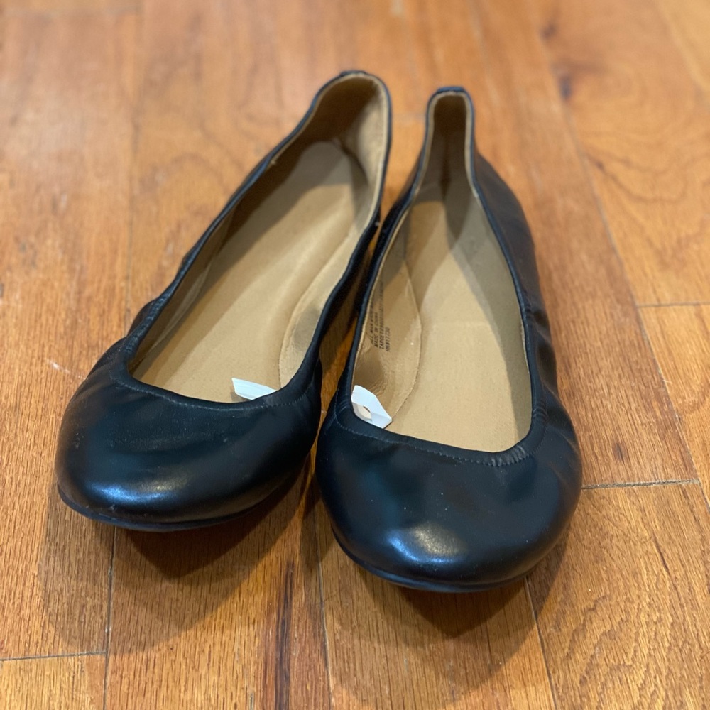 Universal thread black ballet flats